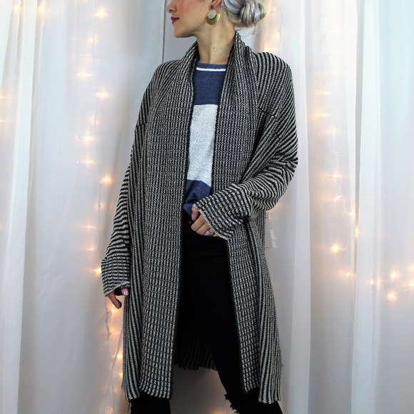 Sweaters - Ivory and Black Open Shawl Cardigan Size Large